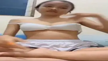 Dokumentasi Gadis Imut Cantik Live Kasur Kamar poster