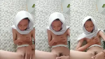 Gadis Cantik Pasrah Goyang Kasur Threesome poster