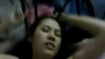 Mahasiswi Cantik Pasrah Goyang Kasur Hot poster