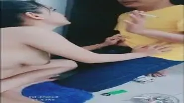 Tante Mami Dewasa Cantik Pasrah Kasur Brondong poster