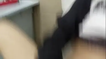 Ukhti Hijab Cantik Live Bersantai Kasur Toilet poster