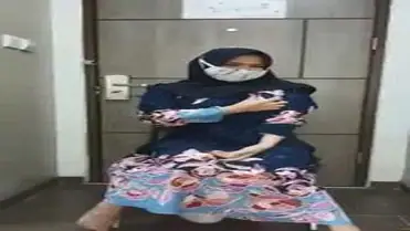 Ukhti Hijab Hitam Cantik Pasrah Kasur Pintu poster